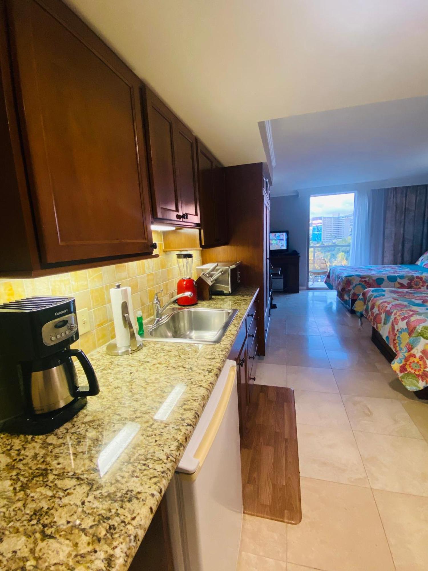 Cozy Studio With Free Parking In Waikiki Гонолулу Экстерьер фото